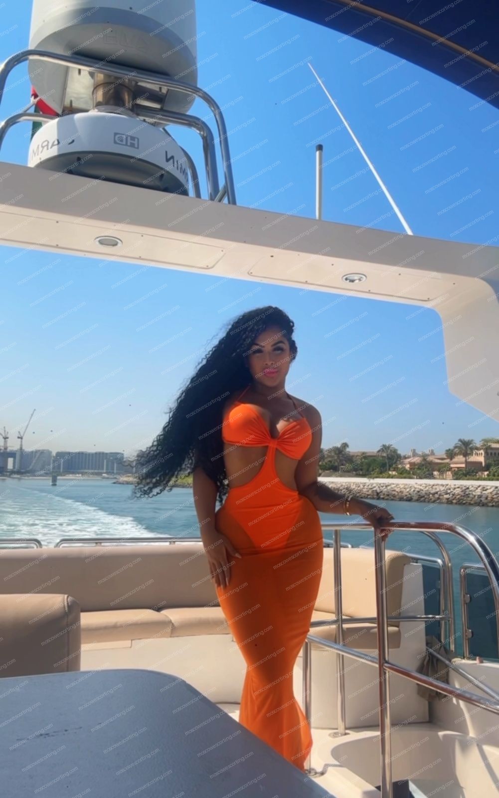 Эскорт модель Ayarla из Москвы