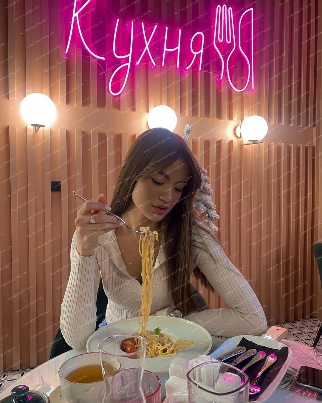 Эскорт модель Эмилия из Москвы