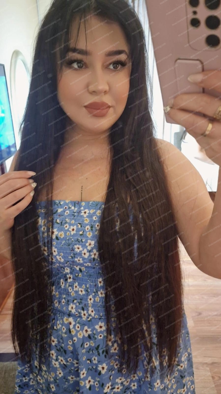 Эскорт модель Лалла из Москвы