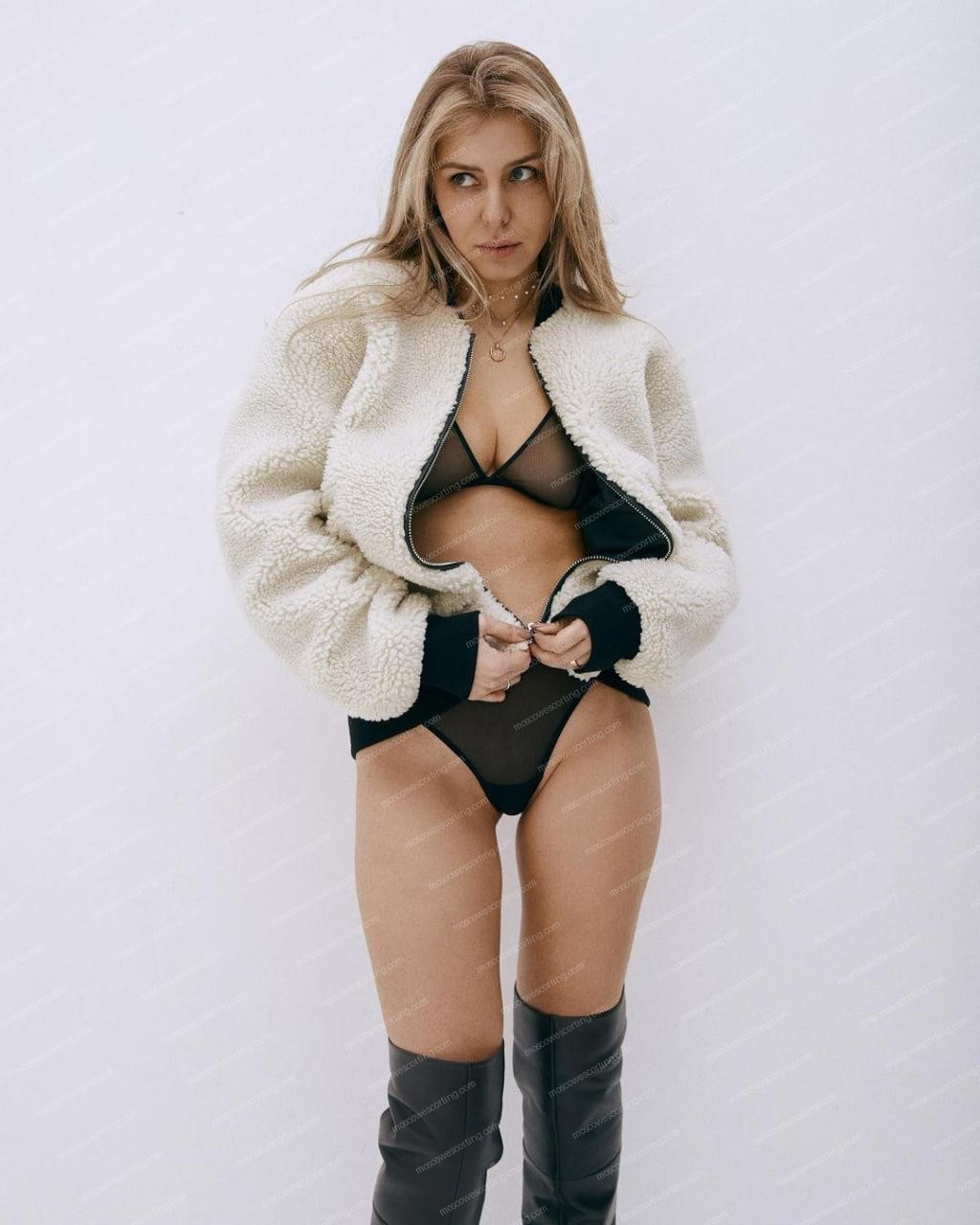 Эскорт модель Лена из Москвы