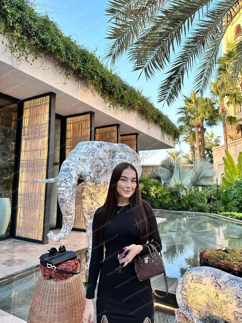 Эскорт модель Нелли из Москвы