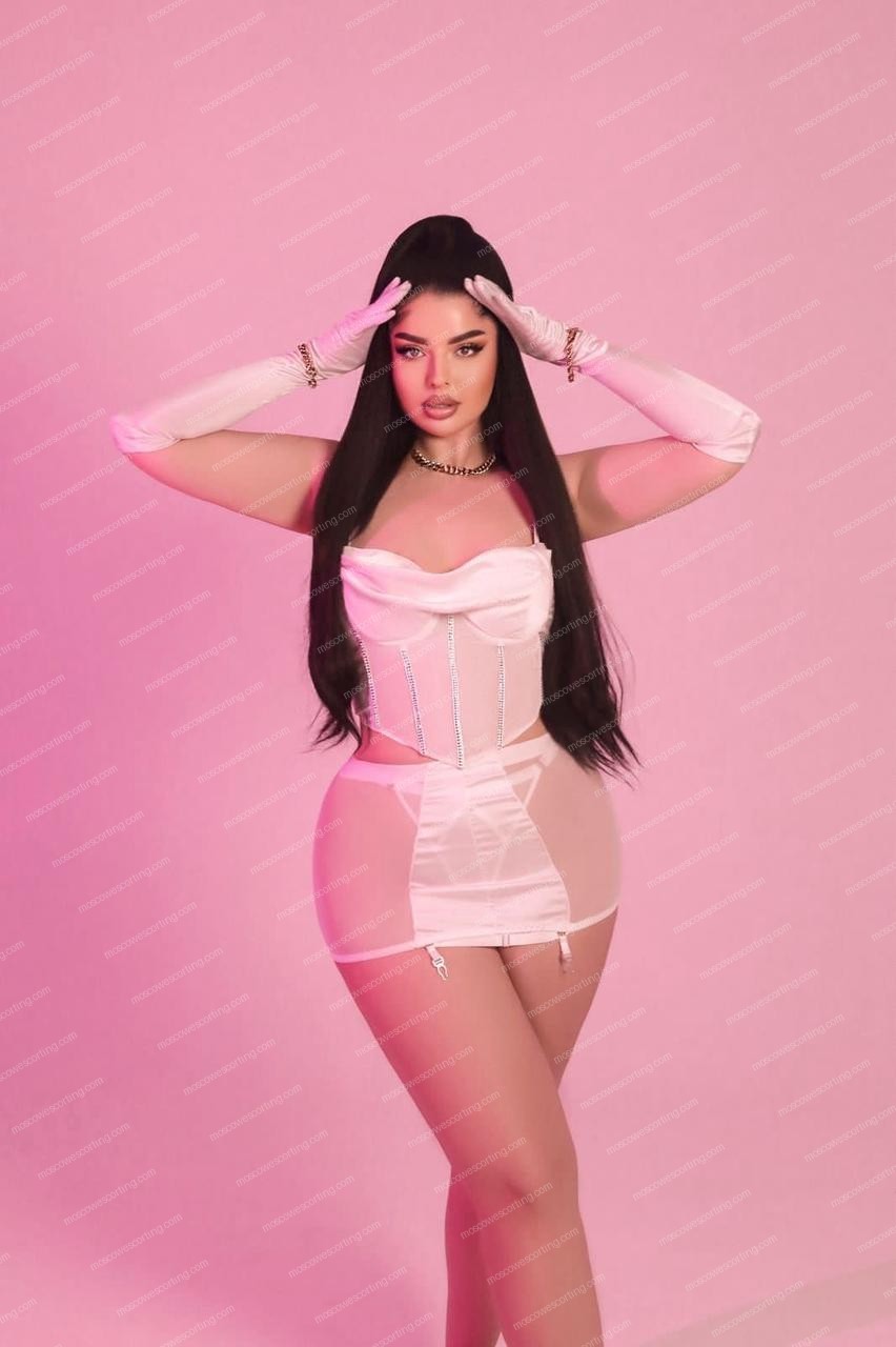 Эскорт модель Самира из Москвы