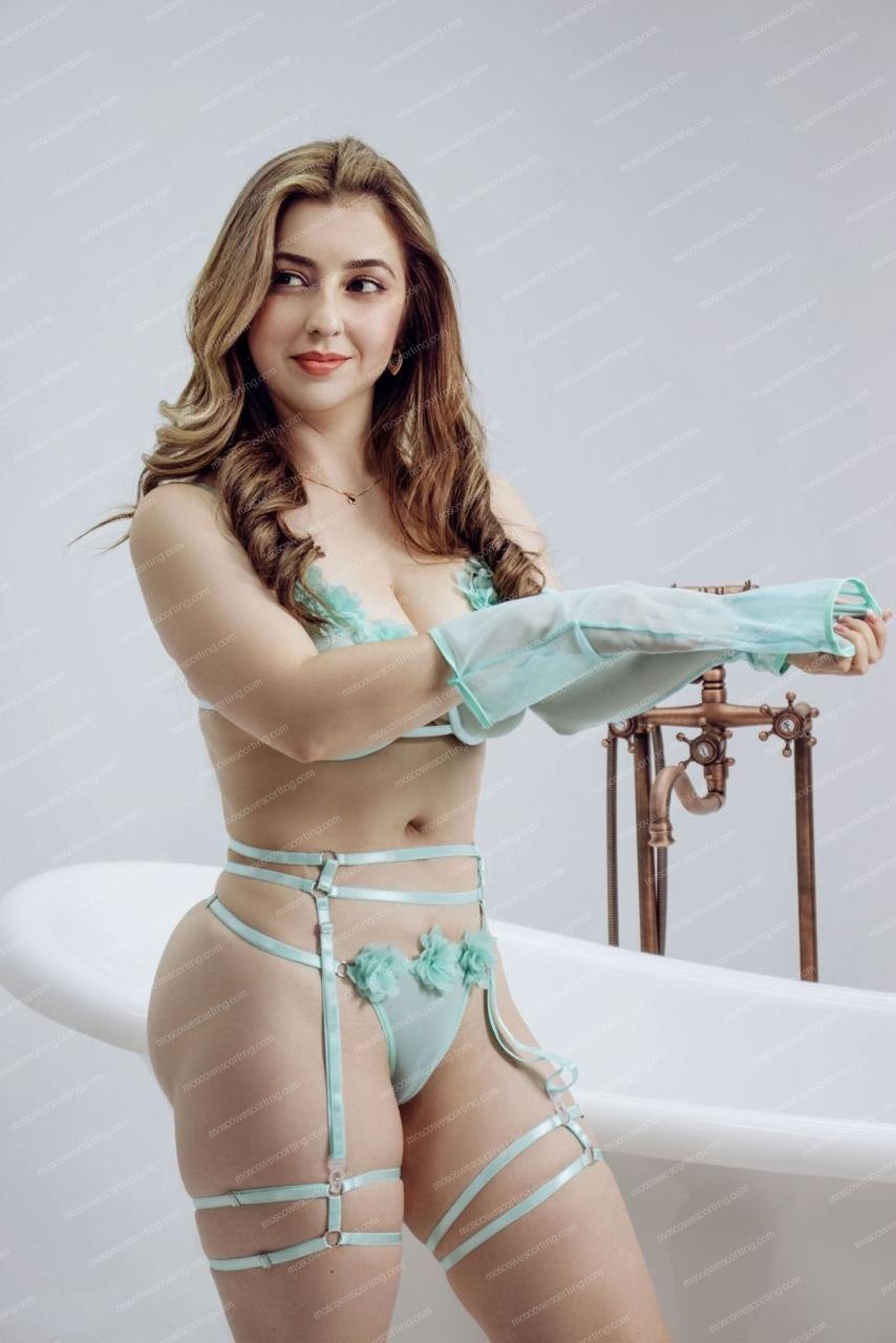 Эскорт модель Сарфа из Москвы