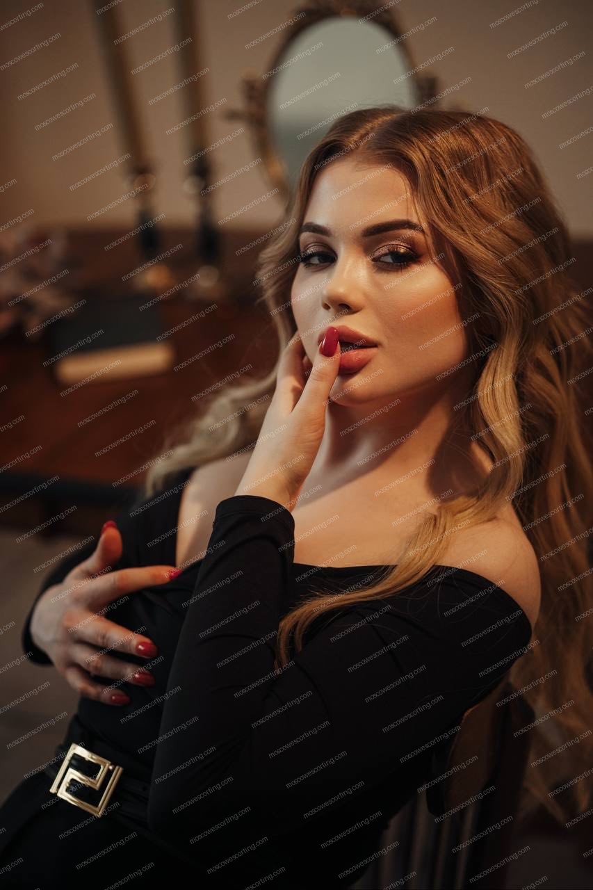 Эскорт модель Соланж из Москвы