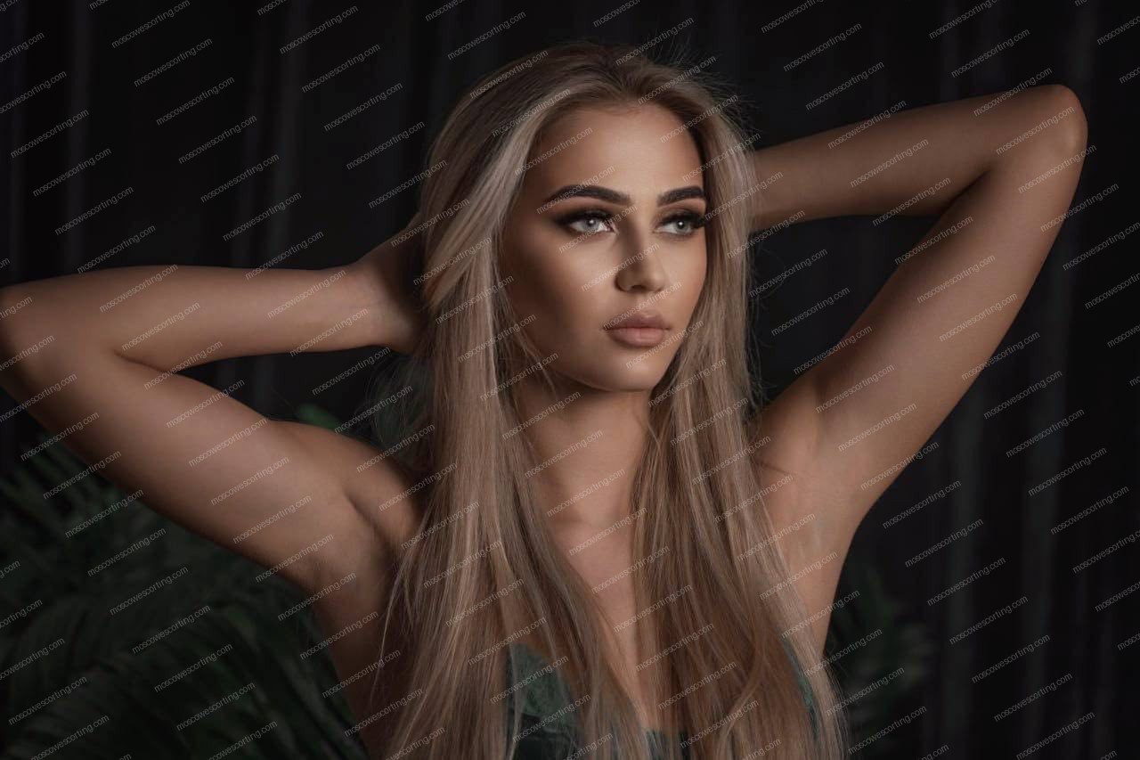 Эскорт модель Соленн из Москвы